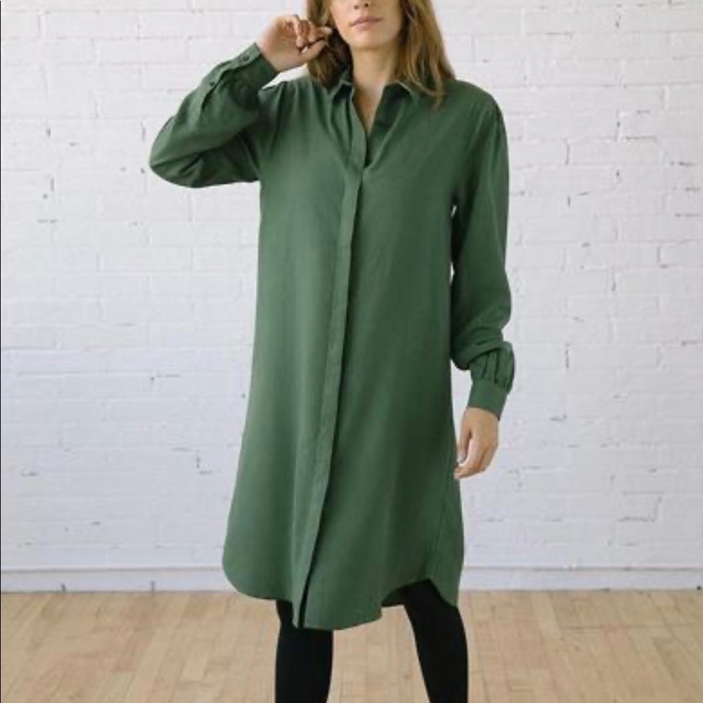 NWT Tradlands Chelsea Dress in Pine Size Small